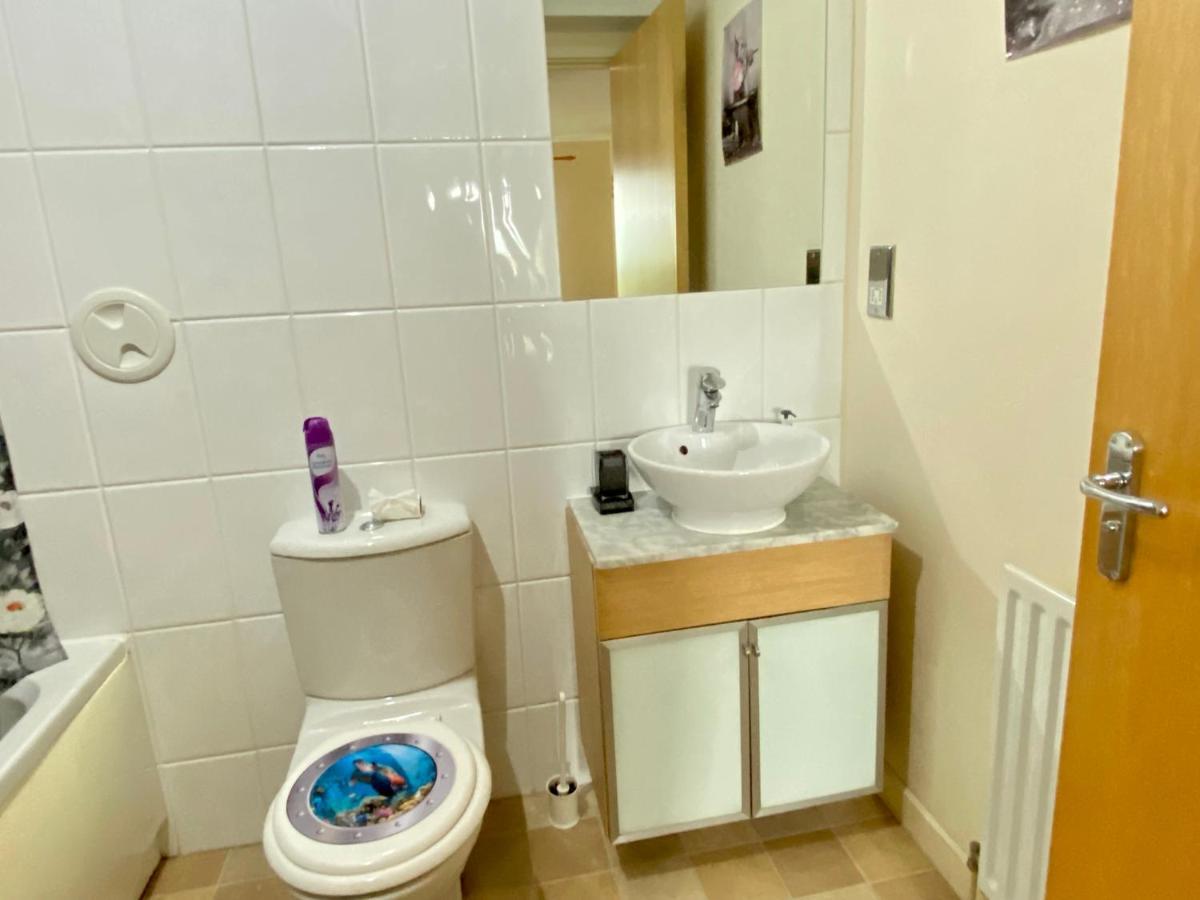 Lovely Double Room With Private Bathroom And Double Room With Shared Toilet & Parking Free Edinburgh Exterior photo