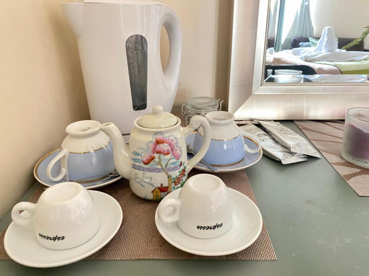 Lovely Double Room With Private Bathroom And Double Room With Shared Toilet & Parking Free Edinburgh Exterior photo