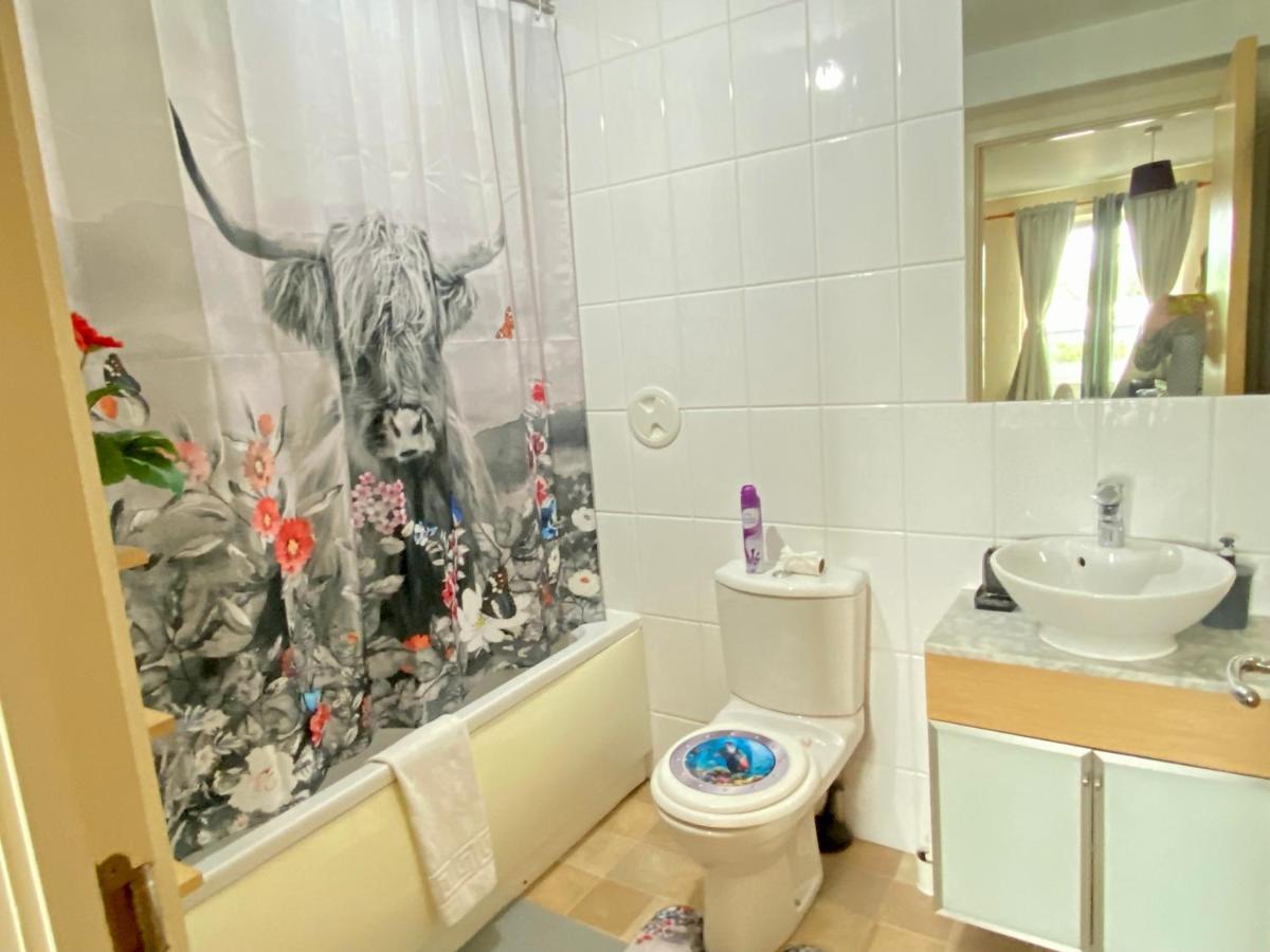 Lovely Double Room With Private Bathroom And Double Room With Shared Toilet & Parking Free Edinburgh Exterior photo