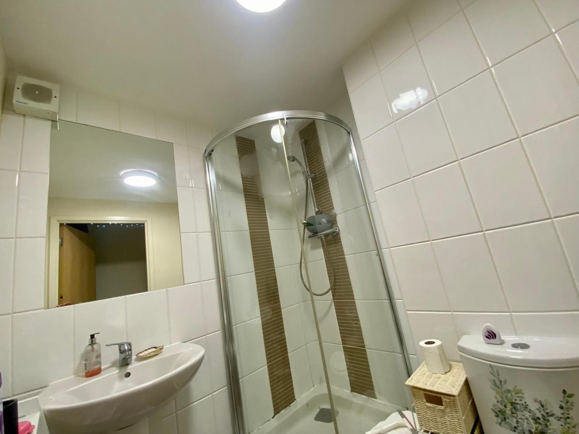 Lovely Double Room With Private Bathroom And Double Room With Shared Toilet & Parking Free Edinburgh Exterior photo