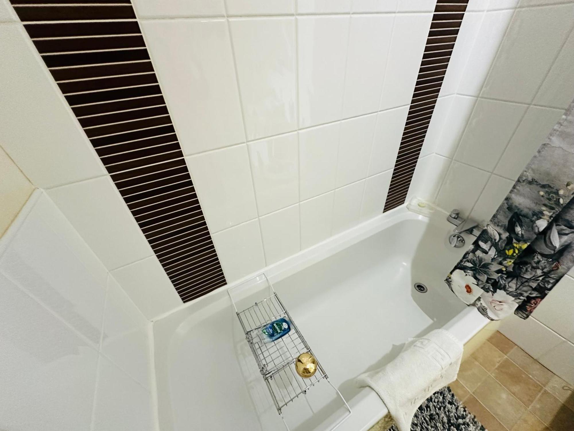 Lovely Double Room With Private Bathroom And Double Room With Shared Toilet & Parking Free Edinburgh Exterior photo